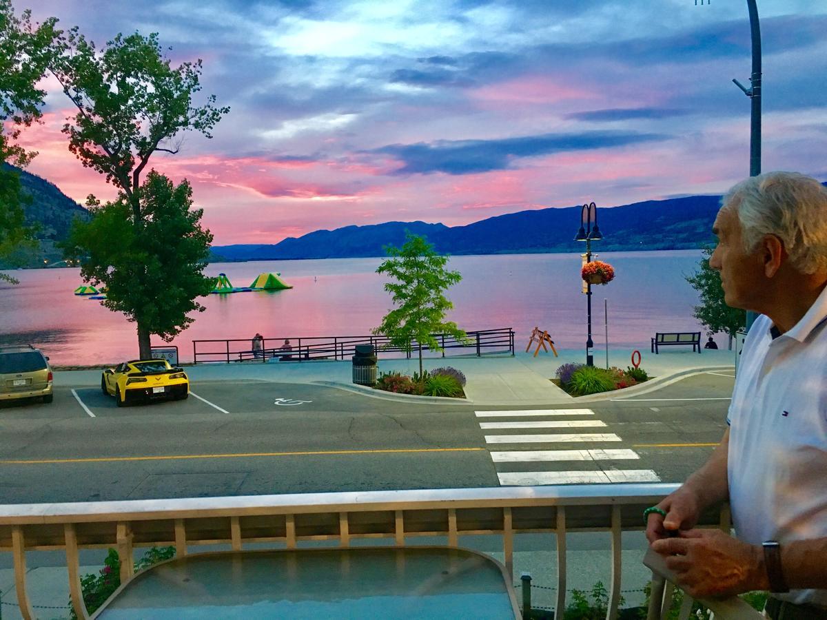 Black Sea Motel Penticton Exteriör bild